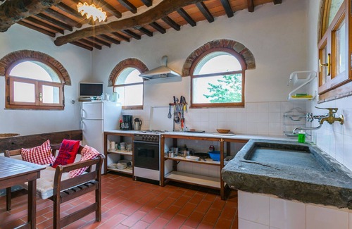 Pescia Apartamento | Precioso apartamento para 7 personas con WIFI, piscina, TV, patio, mascotas permitida y aparcamiento