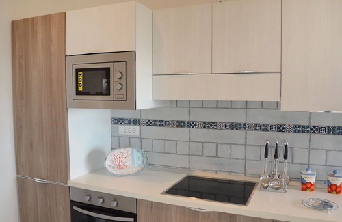 Terracina Apartamento | Hermoso apartamento con piscina, WIFI, A/C, TV, balcón, mascotas permitida y aparcamiento