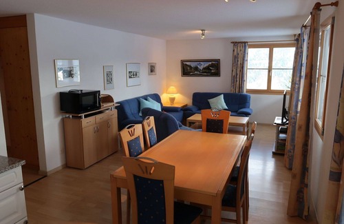 Riom-Parsonz Apartamento | Acogedor apartamento para 8 personas con WIFI, TV, terraza, mascotas permitida y vista panorámica