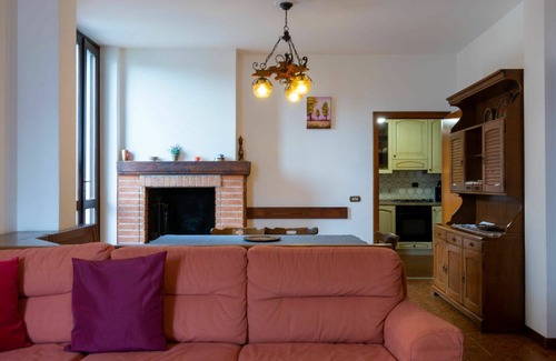 Aurogna Apartamento | Bonito apartamento con WIFI, bañera de hidromasaje, TV, patio, mascotas permitida y aparcamiento