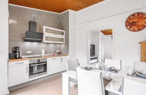 Oberndorf Apartamento | Bonito apartamento para 6 personas con WIFI, TV, patio y aparcamiento