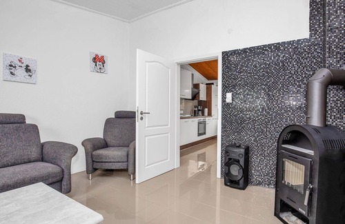 Oberndorf Apartamento | Bonito apartamento para 6 personas con WIFI, TV, patio y aparcamiento