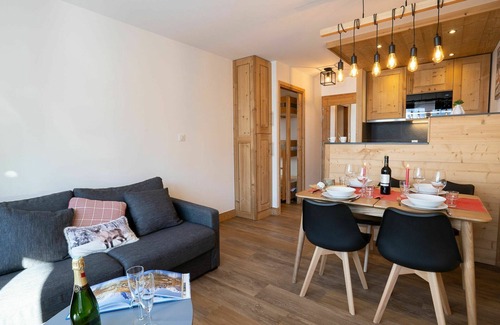 Tignes Apartamento | Precioso apartamento para 6 personas con WIFI, TV y balcón