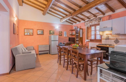 Cutigliano Apartamento | Hermoso apartamento para 6 personas con piscina, WIFI, TV, veranda y mascotas permitida