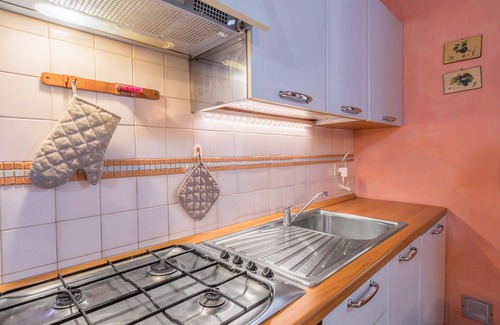 Cutigliano Apartamento | Hermoso apartamento para 6 personas con piscina, WIFI, TV, veranda y mascotas permitida