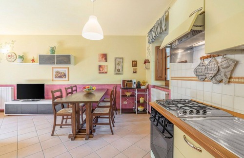 Cutigliano Apartamento | Acogedor apartamento para 4 personas con piscina, WIFI, TV y mascotas permitida