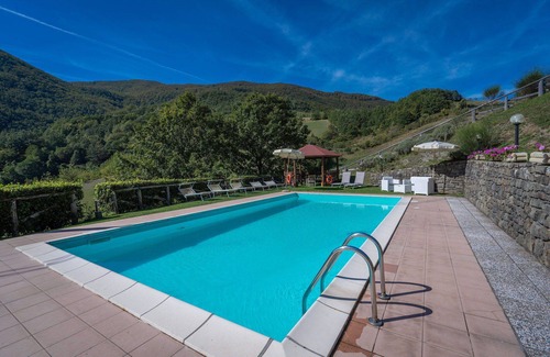Cutigliano Apartamento | Acogedor apartamento para 4 personas con piscina, WIFI, TV y mascotas permitida