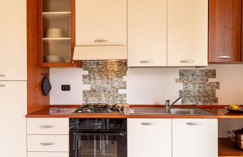 Gera Lario Apartamento | Acogedor apartamento con WIFI, balcón, mascotas permitida, vista panorámica y aparcamiento
