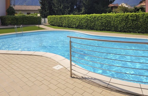 Brolo Apartamento | Acogedor apartamento para 5 personas con WIFI, piscina, TV, terraza y mascotas permitida