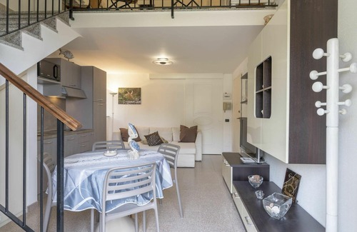 Latte Apartamento | Bonito apartamento para 4 personas con WIFI, piscina, TV, balcón y aparcamiento