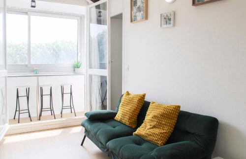 L'Ile-Saint-Denis Apartamento | Nice apartment with balcony and view