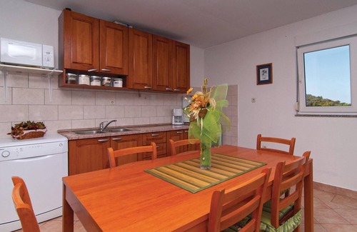 Veliki Drvenik Apartamento | Bonito apartamento en Drvenik Veliki