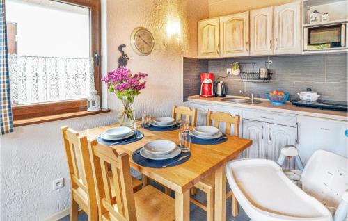 Dabki Apartamento | Nice Apartment In Bobolin With Wifi