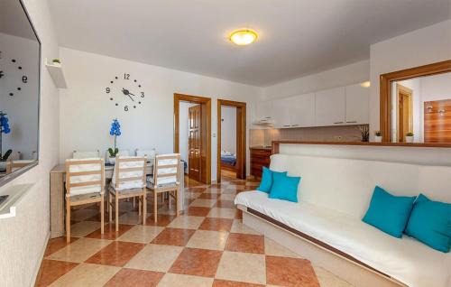 Dramalj Apartamento | Nice Apartment In Dramalj With Wifi