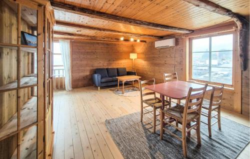 Fitjar Apartamento | Nice Apartment In Fitjar With Wifi