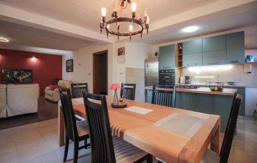 Novi Vinodolski Apartamento | Nice Apartment In Jakov Polje With Wifi