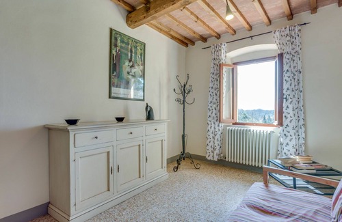 Lamporecchio Villa | Apartamento en villa con piscina privada, WIFI, TV, balcón, mascotas permitida, aparcamiento