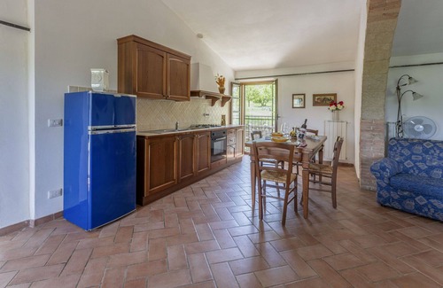 Radicondoli Villa | Hermoso apartamento en villa para 4 personas con piscina, WIFI, vista panorámica y aparcamiento