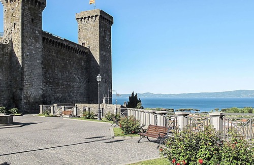 Bolsena Villa | Hermoso apartamento en villa con piscina, WIFI, TV, patio, mascotas permitida y aparcamiento