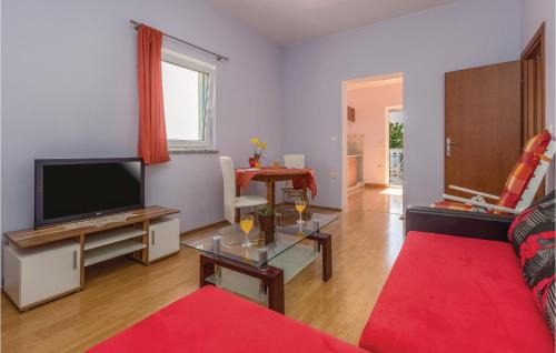 Kastel Apartamento | Nice Apartment In Kastel With Kitchen