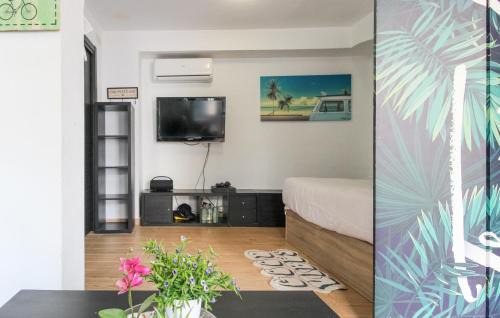 Malaga-Este Apartamento | Nice Apartment In Málaga With Kitchen