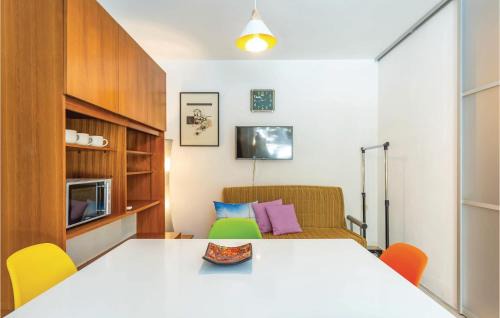Vrpolje Apartamento | Nice Apartment In Makarska