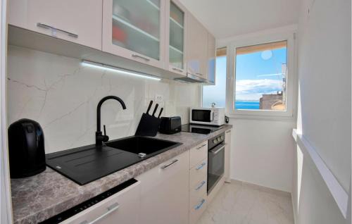 Bili brig Apartamento | Nice Apartment In Makarska With Wifi