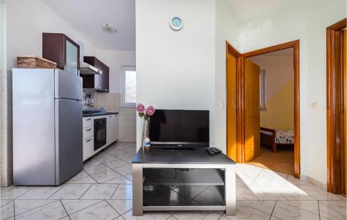 Rtina Apartamento | Nice Apartment In Rtina With Wifi