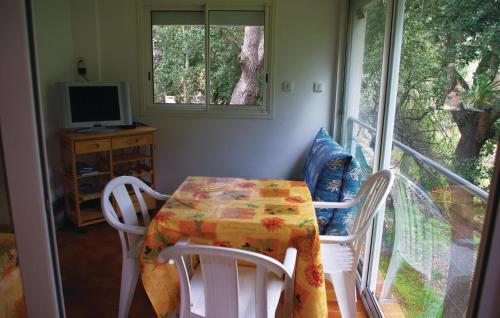 Sagone Apartamento | Nice Apartment In Sagone With Kitchen