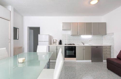 Stinjan Apartamento | Bonito apartamento en Stinjan con.