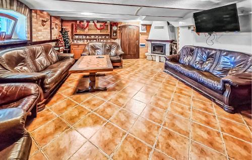 Ostroda Apartamento | Nice Apartment In Szyldak With Sauna