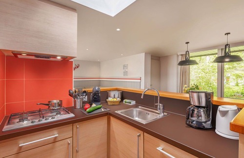 Les Barils Casa | Hermoso apartamento en villa para 4 personas con jacuzzi, WIFI, piscina, TV, terraza y aparcamiento