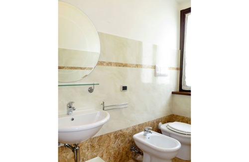 Caprarola Villa | Precioso apartamento en villa con piscina, WIFI, TV, terraza, mascotas permitida y aparcamiento