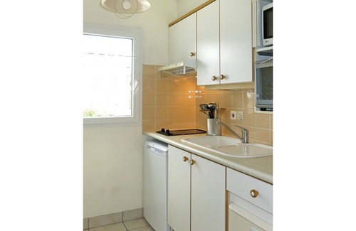 Penestin Casa | Bonito apartamento en villa con WIFI, piscina, TV, terraza, mascotas permitida y aparcamiento