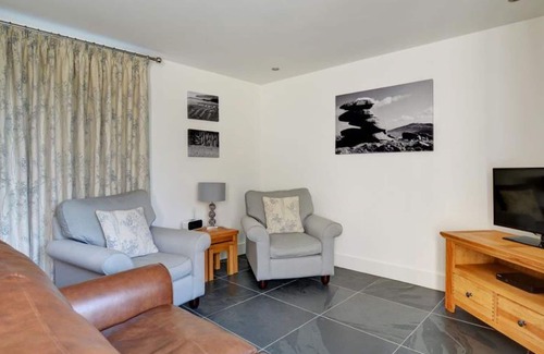 Trelil Villa | Acogedor apartamento en villa para 4 personas con WIFI, TV, patio y aparcamiento