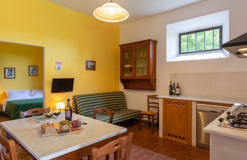 Mercatale Val di Pesa Villa | Bonito apartamento en villa con WIFI, piscina, TV, patio y aparcamiento, cerca de Greve In Chianti