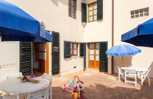 Mercatale Val di Pesa Villa | Bonito apartamento en villa con WIFI, piscina, TV, patio y aparcamiento, cerca de Greve In Chianti