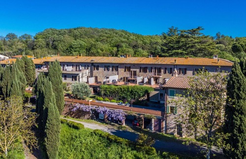 San Vivaldo Villa | Bonito apartamento en villa con WIFI, piscina, TV, terraza, vista panorámica, aparcamiento