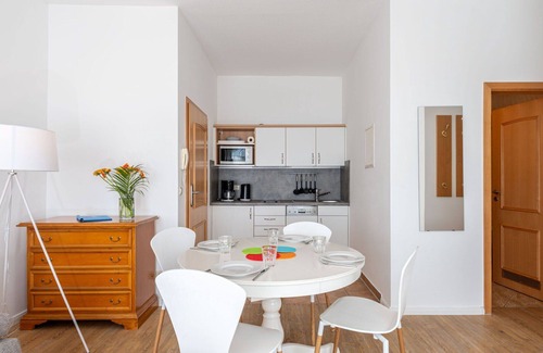 Sellin Villa | Hermoso apartamento en villa para 4 personas con WIFI, TV, terraza y mascotas permitida