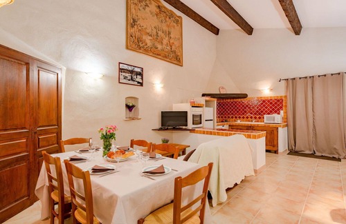Draguignan Villa | Bonito apartamento en villa con WIFI, piscina, TV, terraza, vista panorámica, aparcamiento