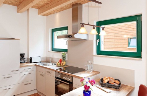 Grossposna Casa | Acogedor apartamento en villa con WIFI, TV, balcón, mascotas permitida y aparcamiento