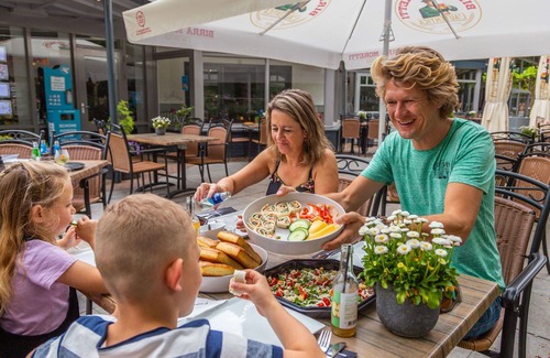 Belfeld Casa | Precioso apartamento en villa para 4 personas con WIFI, piscina, TV y terraza