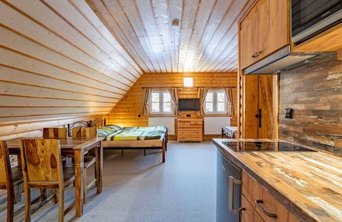 Rokytnice nad Jizerou Villa | Precioso apartamento en villa con WIFI, TV, patio, mascotas permitida y vista panorámica