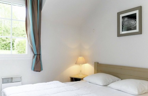 Crozon Casa | Nice apartment in villa for 6 people with pool, WIFI, TV, terrace, pets allowed and parking