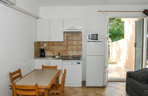 Pineto Casa | Hermoso apartamento en villa con piscina, WIFI, TV, terraza, mascotas permitida y aparcamiento