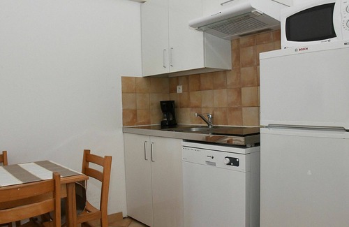 Pineto Casa | Hermoso apartamento en villa con piscina, WIFI, TV, terraza, mascotas permitida y aparcamiento