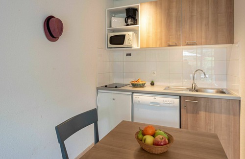Saumur Casa | Hermoso apartamento en villa con internet, piscina, TV, terraza, mascotas permitida y aparcamiento