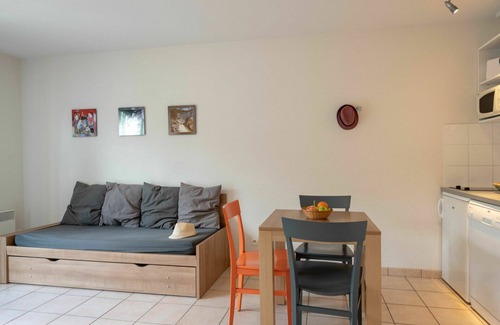 Saumur Casa | Hermoso apartamento en villa con internet, piscina, TV, terraza, mascotas permitida y aparcamiento