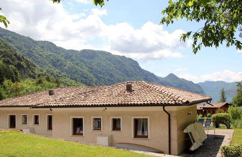 Vesta Casa | Acogedor apartamento en villa con WIFI, TV, terraza, mascotas permitida y aparcamiento
