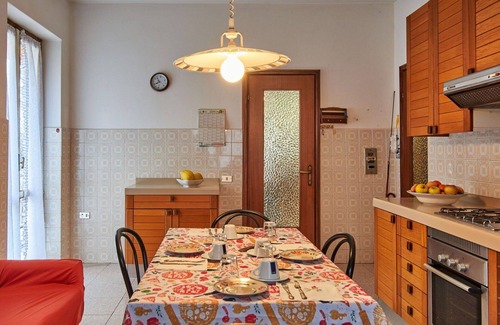 Dervio Casa | Hermoso apartamento en villa para 16 personas con WIFI, TV, balcón y mascotas permitida